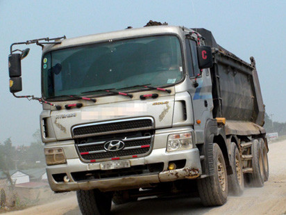 Hãi hùng xe quá tải