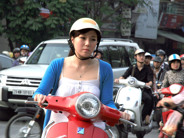 Phạt không sang tên chính chủ khi chuyển nhượng phương tiện chứ không phạt người đi xe không chính chủ. Ảnh mang tính chất minh họa