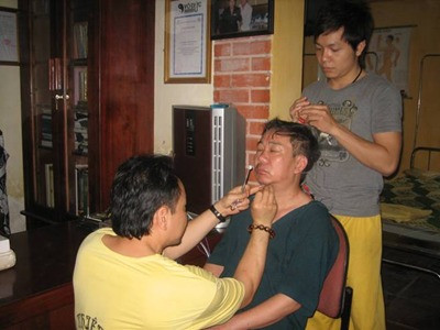 Chữa bệnh văn phòng bằng võ công