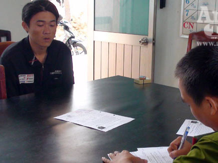 Vờ chăm sóc rồi hãm hiếp bạn gái tuổi teen