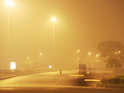 Khói 'lạ' liên tiếp 'bủa vây' Hà Nội