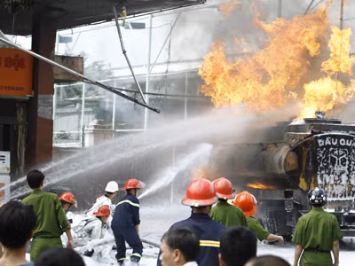 Lo ngại 'bom xăng' trong thành phố