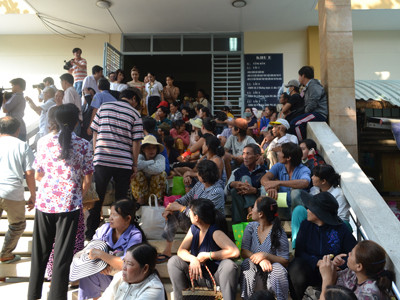 Vào bệnh viện: Chờ 3 tiếng, khám ...30 giây