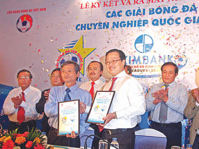 Eximbank tài trợ gần 50 tỷ đồng cho mùa bóng 2013