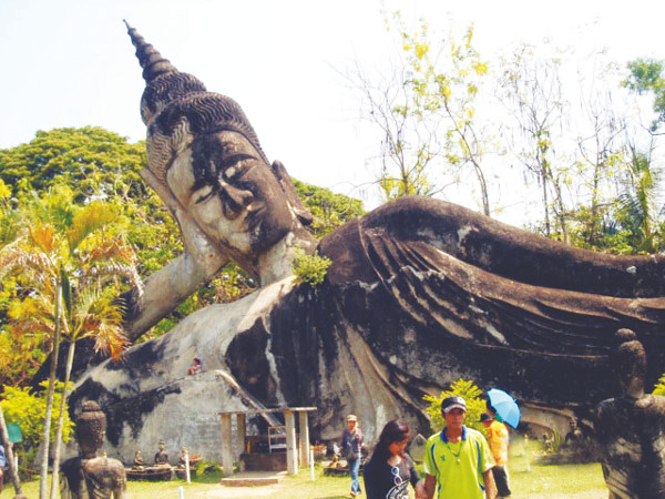 Thăm công viên Phật