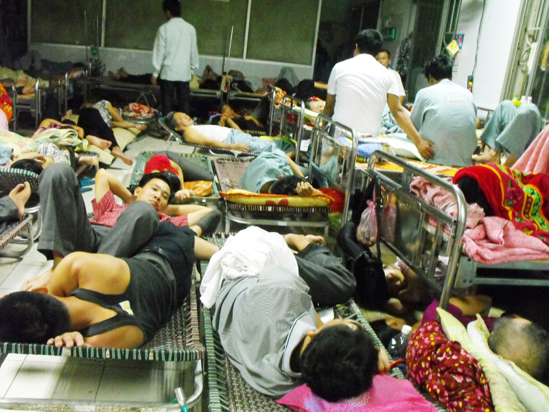 Những giấc ngủ 'vật vã' trong bệnh viện