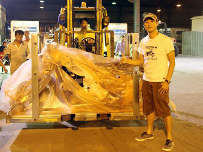 MC Anh Tuấn khoe ‘vợ’ Triumph mới