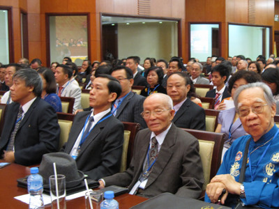 Hỗ trợ, bảo vệ người Việt ở nước ngoài