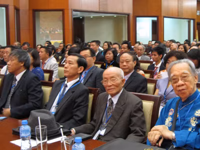 Hỗ trợ, bảo vệ người Việt ở nước ngoài
