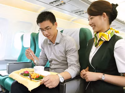 Chọn tiếp viên hàng không ưu tiên người... có chồng