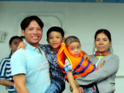 Gần 100 người ra Trường Sa làm việc, sinh sống