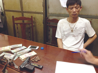 Đòi nửa tỷ đồng “bảo kê” vận chuyển gạch