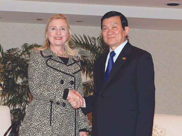 Chủ tịch nước Trương Tấn Sang tiếp Ngoại trưởng Mỹ Hillary Clinton Ảnh: TTXVN