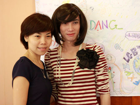 Đời trĩu nặng của Lộ Lộ - cô gái chuyển giới chờ tình yêu