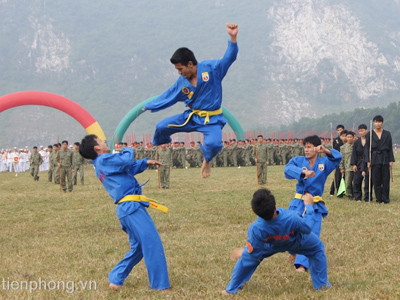 Xem đặc công thao diễn võ thuật