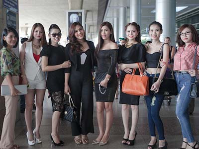 Lâm Chi Khanh đón mỹ nhân chuyển giới Thái