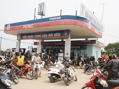 Mẫu ở cây xăng bị dân bao vây không đạt chuẩn