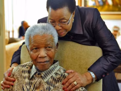 Nelson Mandela: Cuộc đời và những dấu ấn thời đại
