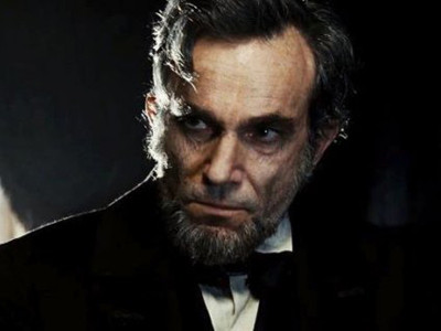 Rọi đời người vào lịch sử