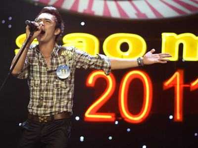 Việt Anh- thí sinh đầu tiên được vào chung kết bảng nhạc nhẹ Sao Mai toàn quốc 2011 Ảnh: N.M.Hà