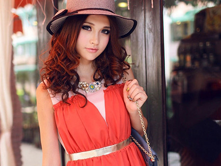 Sắc cam rực rỡ phố hè