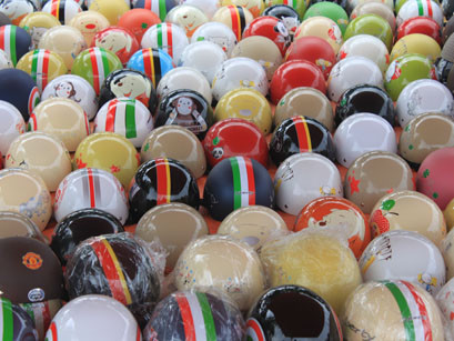 Khó xử lý mũ bảo hiểm rởm vì 'lách được luật'