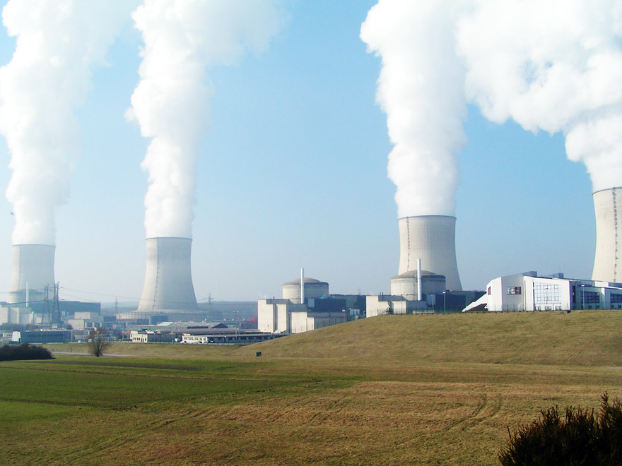 Chuyên gia: Với các siêu dự án lớn, trong đó có dự án điện hạt nhân trị giá hàng chục tỷ USD, nợ công của Việt Nam sẽ ở mức nào?