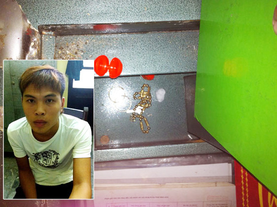 Phá án nhờ đôi dép