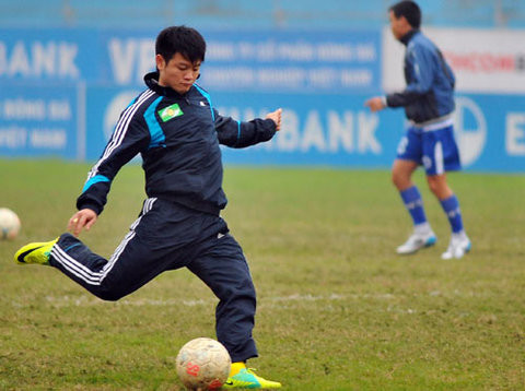 Công Vinh, Văn Quyến - hai 'người lạ' của ngôi vô địch
