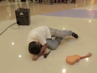 Màn cầu hôn kết quả thảm hại