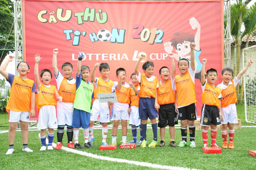 Khởi động giải bóng đá nhí toàn quốc 2013