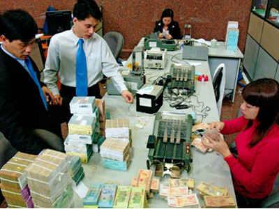 Từng bước giảm lãi suất