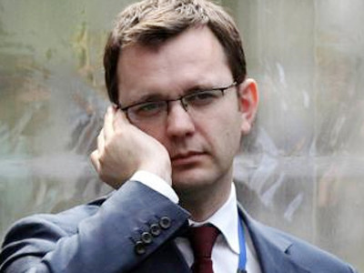 Anh bắt ba người trong vụ báo lá cải nghe lén