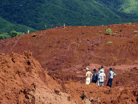Phía sau những dự án thủy điện đầy rủi ro