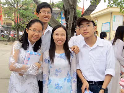 Một lớp có 43/57 học sinh đạt 20 điểm trở lên
