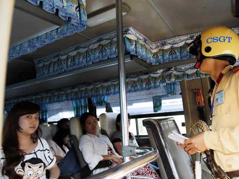 Bộ trưởng Đinh La Thăng: Tiêu cực có ngay từ phòng máy lạnh