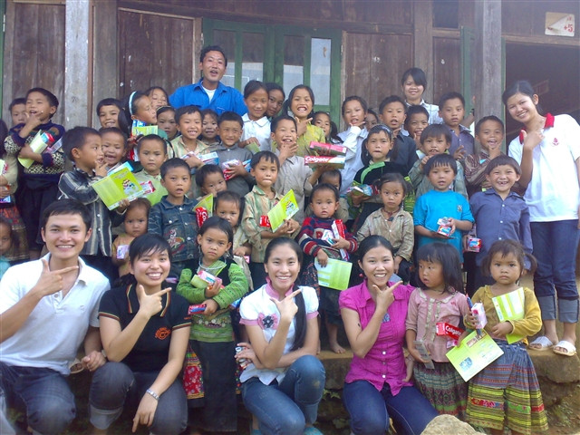 Những người trẻ thắp lửa rẻo cao