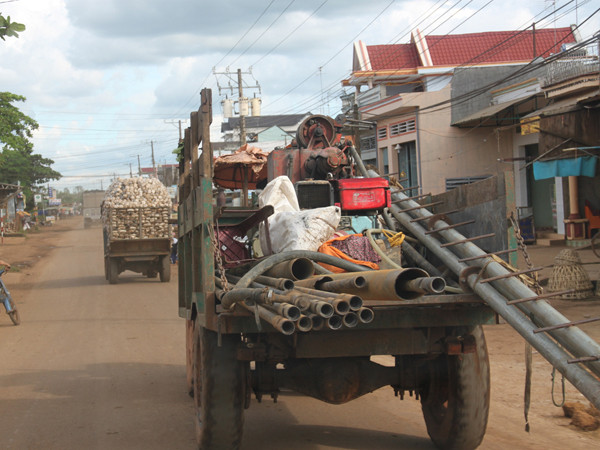 Chi hàng chục tỷ đồng, không dẹp được xe tự chế