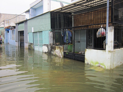 Chạy lụt giữa đêm khuya