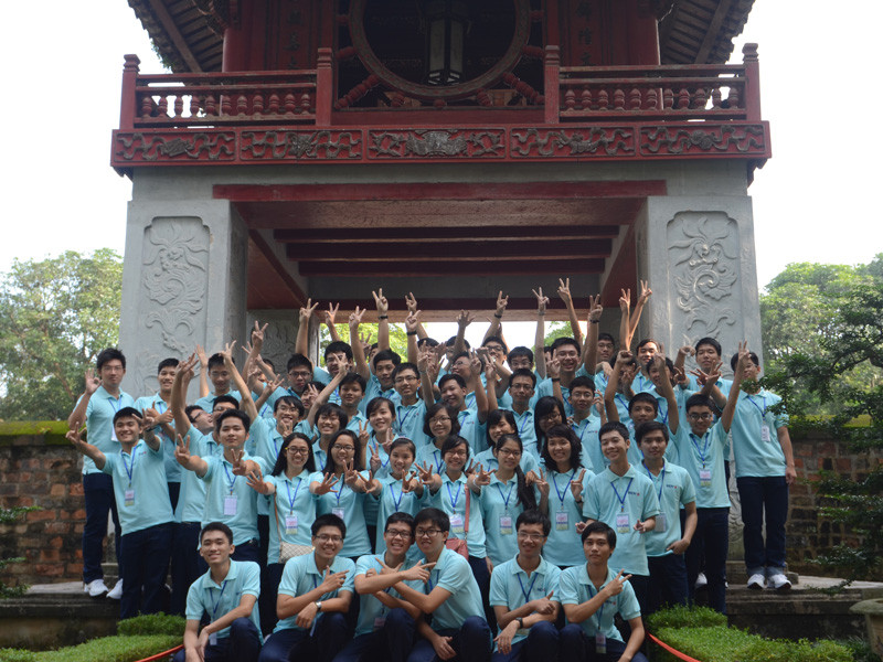 Tuyên dương 57 thủ khoa và học sinh đoạt giải Olympic