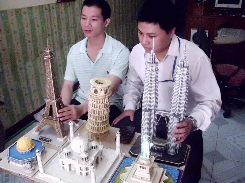 Đưa cả thế giới vào nhà mình Ảnh: N.S