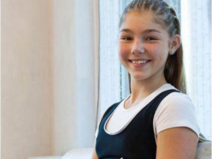 Bé gái 13 tuổi nâng tạ nặng 110kg