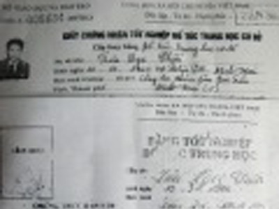 Cách chức Bí thư xã dùng bằng giả