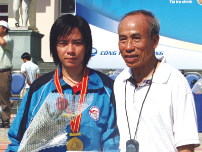 Bùi Lương 73 tuổi vẫn đang gân