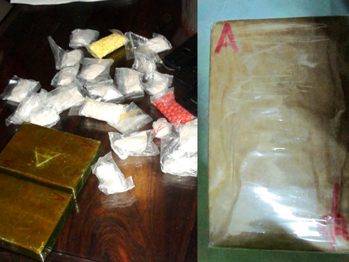 Tang vật là các bánh ma túy và viên thuốc lắc, hồng phiến...