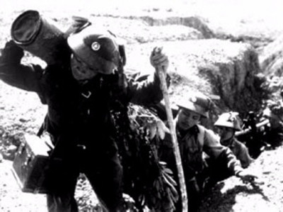 Qua sông Lam, vượt Cổng Trời