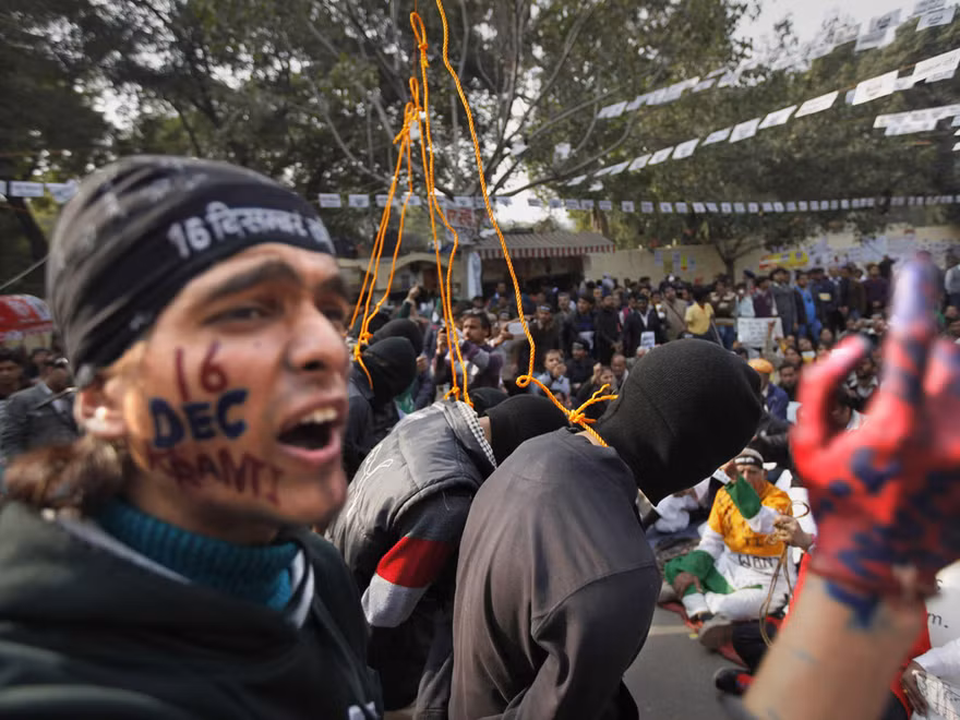 Biểu tình đòi chính phủ bảo vệ phụ nữ và trừng trị mạnh tay với kẻ hiếp dâm