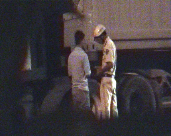 Cảnh sát ‘làm luật’ bên cầu Mỹ Thuận