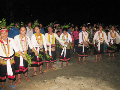 Đội cồng chiêng lưu giữ báu vật làng