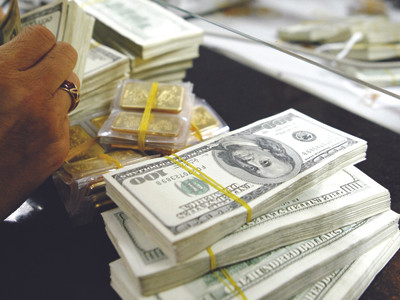 Dân vẫn khó mua USD tại ngân hàng